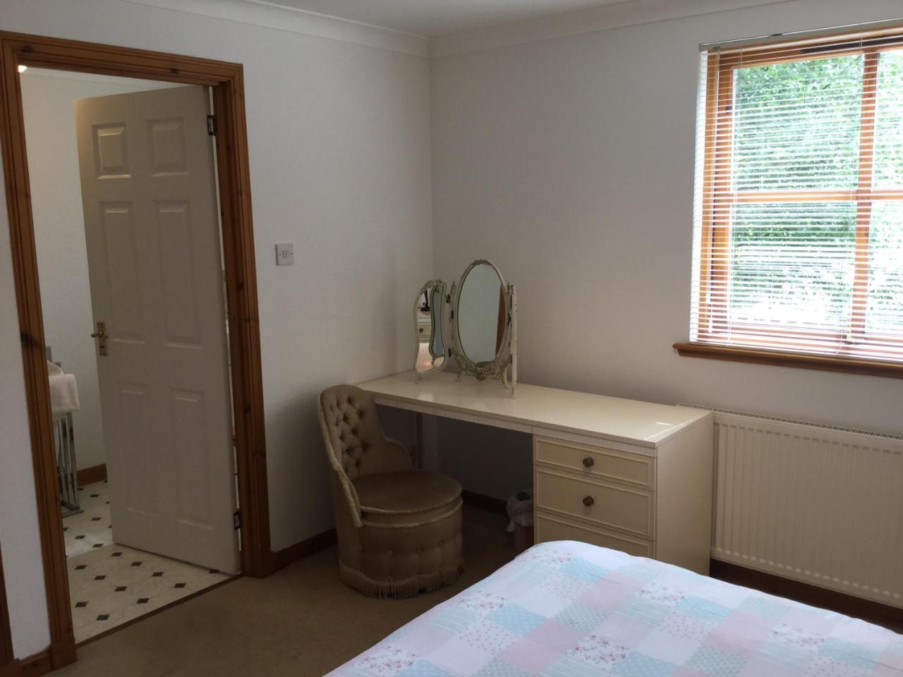 Two-Bedroom Apartment - Golf View Free Parking Inverness Exterior photo